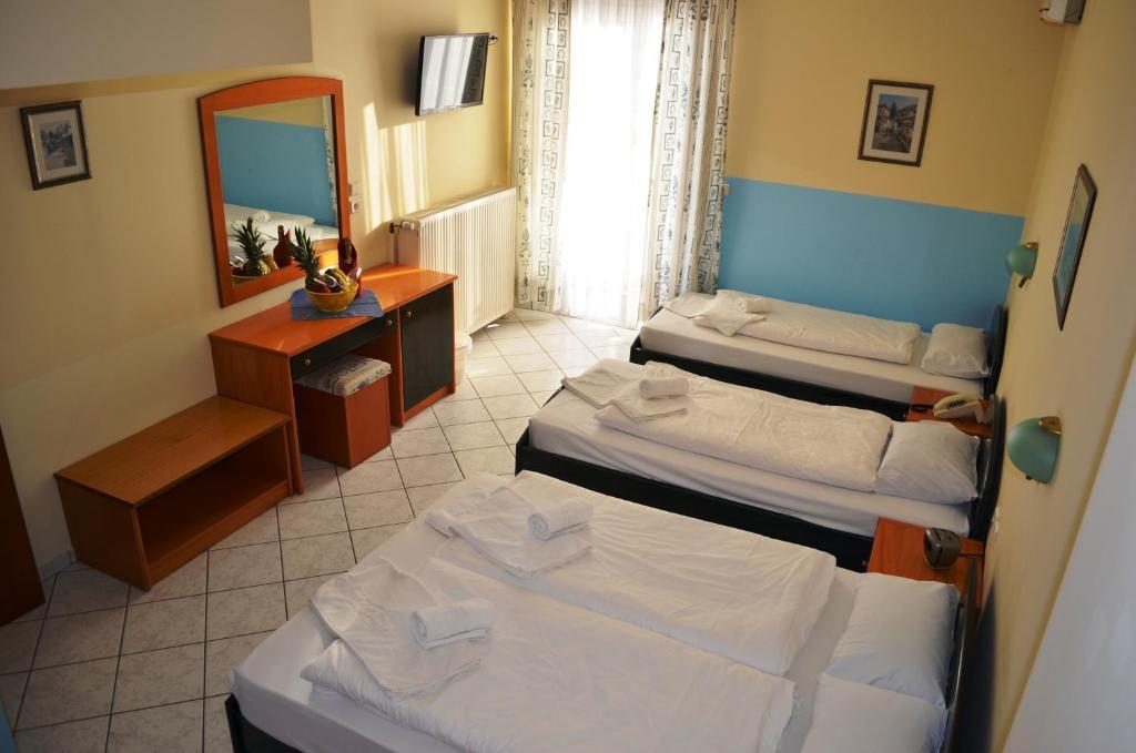 Hotel Europe Inn Паралія-Катерініс Екстер'єр фото